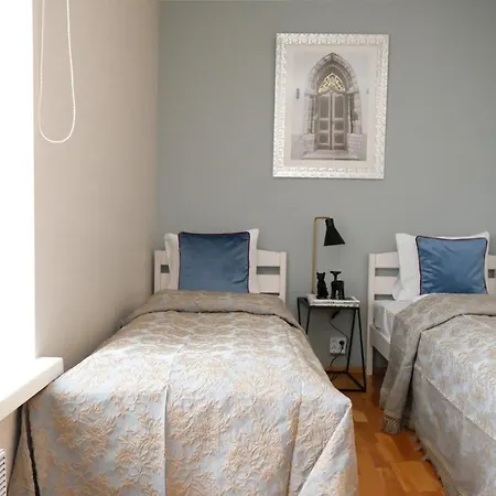 - 2 Bedroom On Old Town Main Street Viru Daire